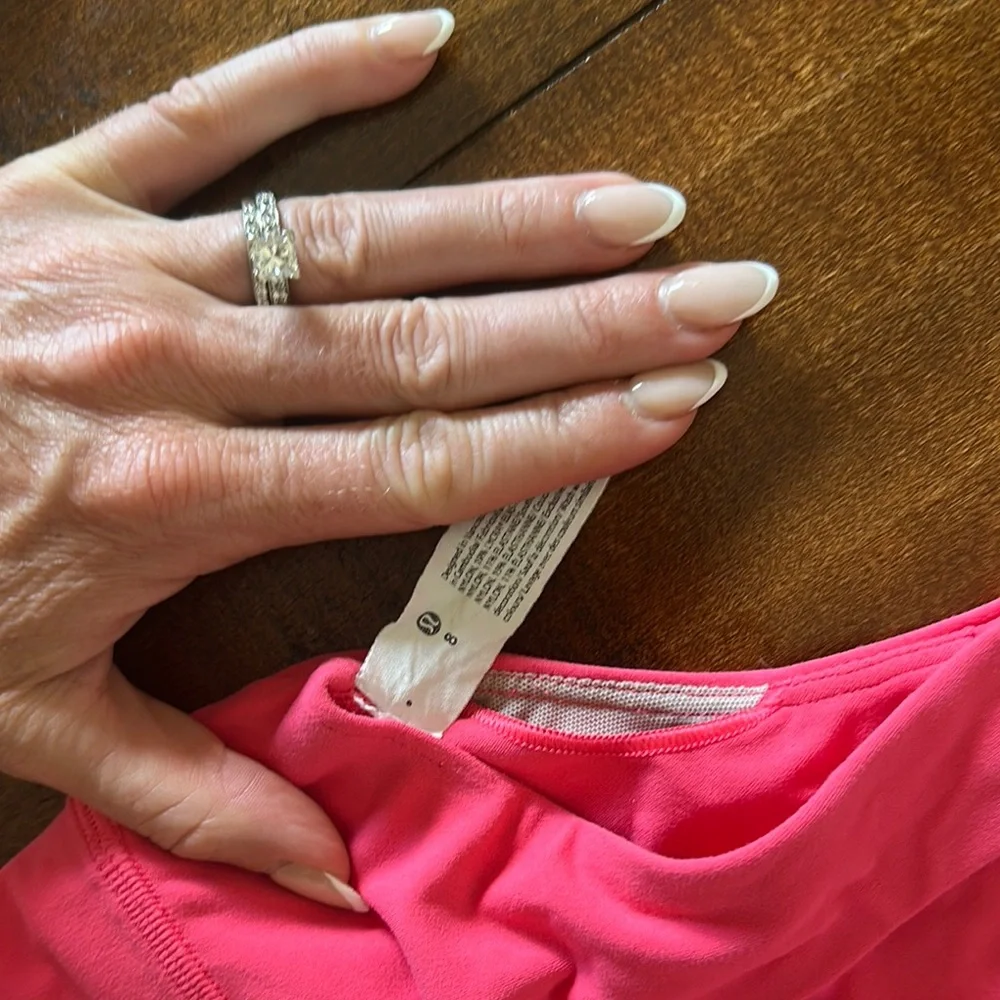 Lululemon Pink Sports Bra with Wide Straps and V-Neck 8 - Picture 3 of 3